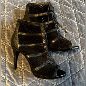 Joie black peep to booties EU 39